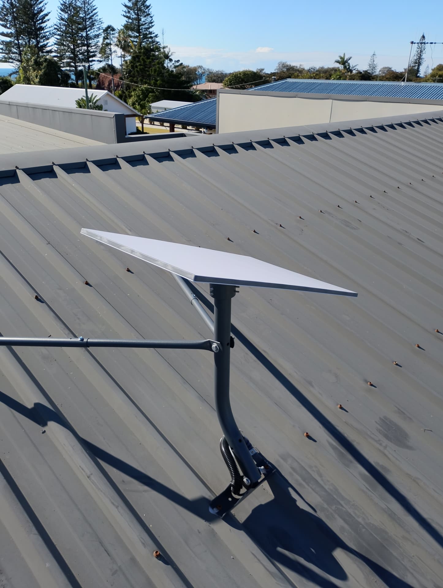 Professional Starlink installation on a home roof